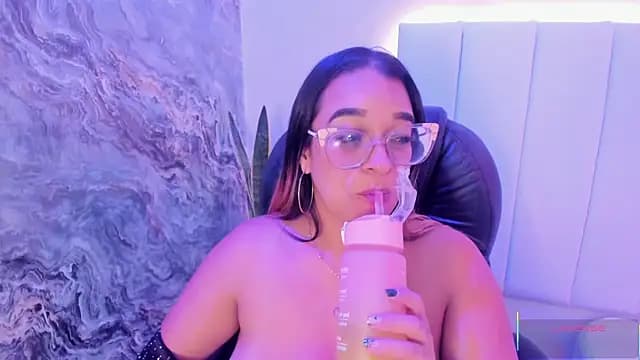 MHONIKBELUCCI live cam