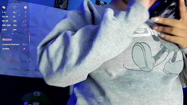 Lucyy_tits live cam