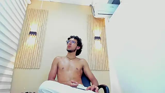 LEO_SANZ66 live cam