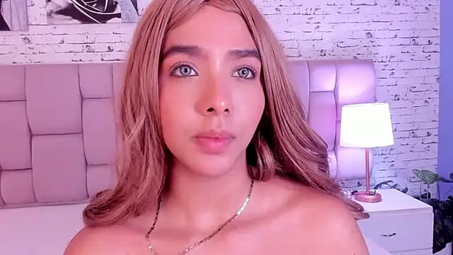 HiilaryBrownn live cam