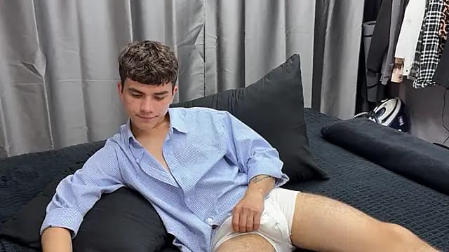 MaxWoolf live cam