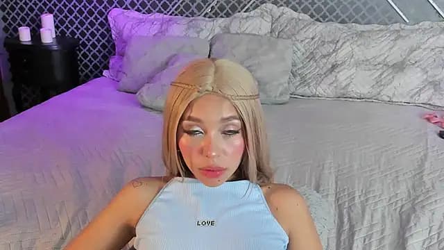 Aleja_bloom live cam