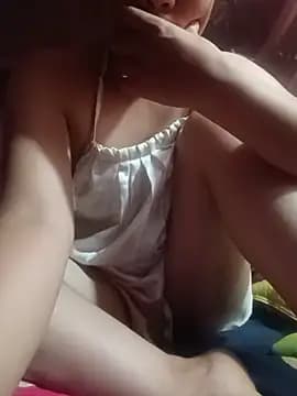 Nguyet135 live cam