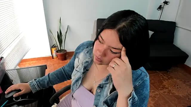 LinaBrowm live cam