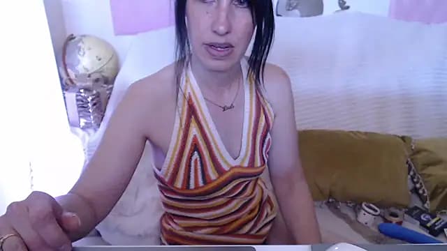 -Lou_ live cam
