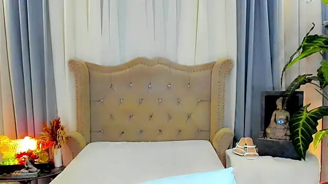 MochaliciousTransOnTop live cam