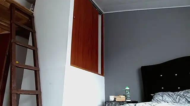 Emilia_1995 live cam