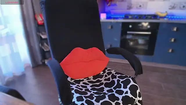 emlana live cam