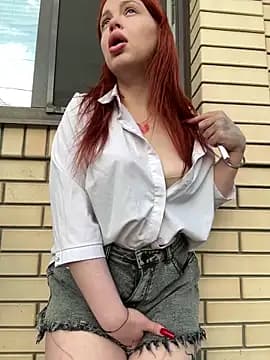 RedheadQueen_ live cam