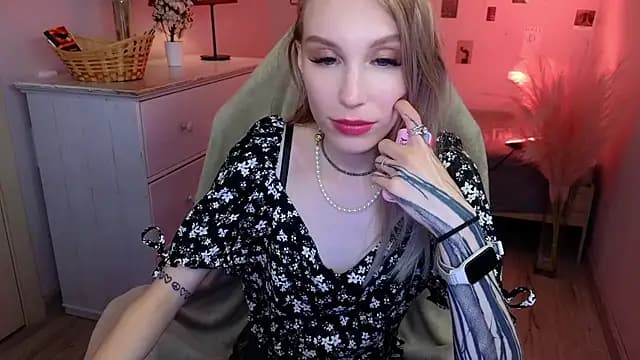 MilaDuales live cam