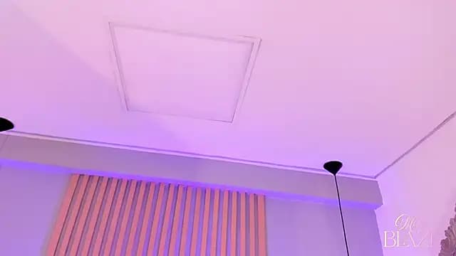 miia_blaze live cam