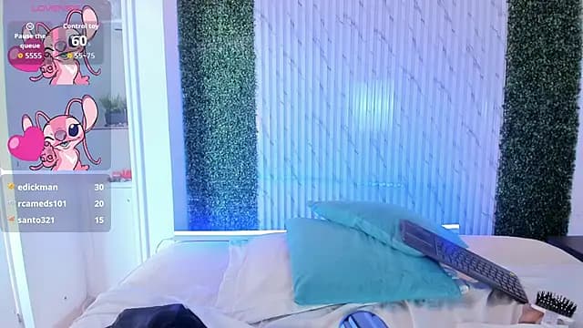 Caroline_Millerr live cam