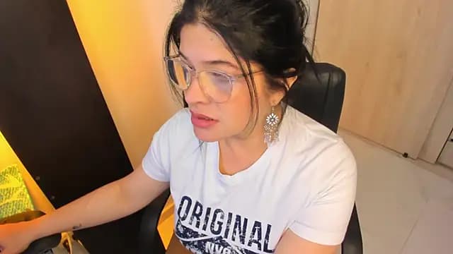 BellaFlaming live cam