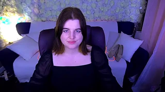 KristiFoxy live cam on Stripchat