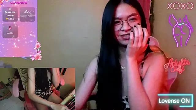 Luna_Moonfang live cam