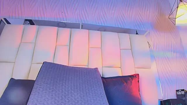 Lana_Sliim live cam