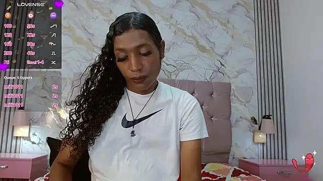 Mia_Hiills live cam