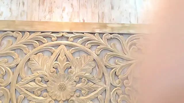 ThaniaJones live cam