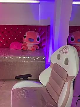 babyy_nicols_m live cam
