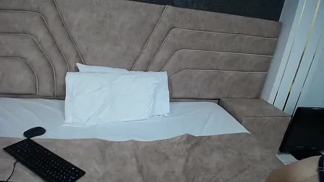 Chloe_angel_ live cam