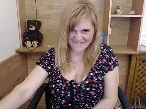 DaniellaKiss live cam