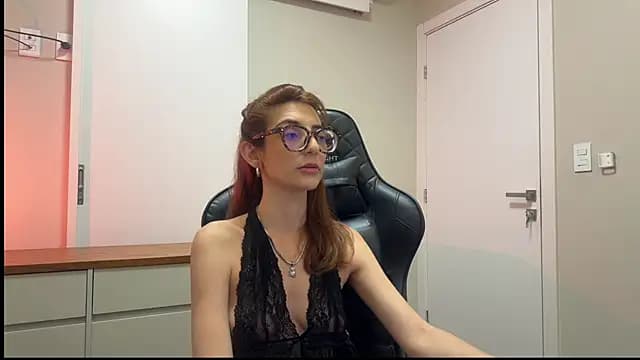 cutee_kate live cam on Stripchat