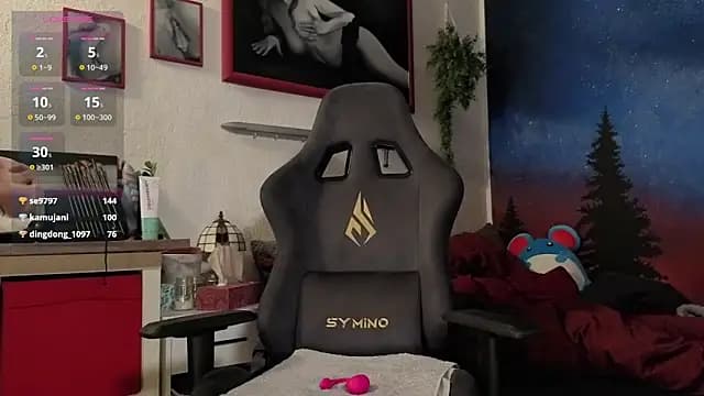 ScarletKitsunyaa live cam