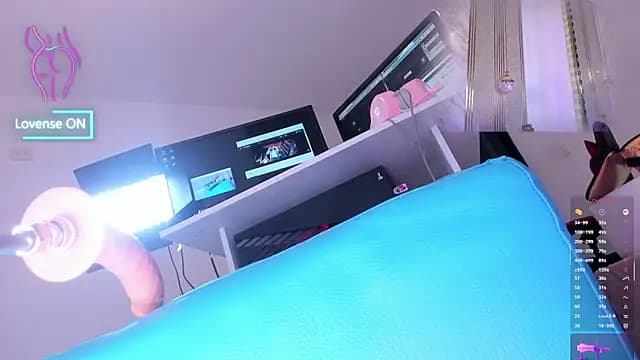 LadyReload live cam