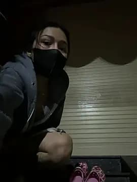 Linh_2004 live cam