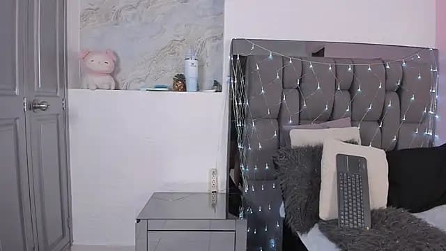 Kendall_Rous_ live cam