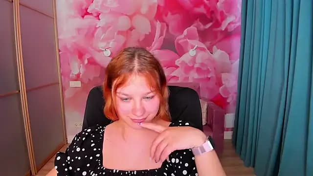 AngelinaLow live cam