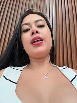 CrisMarulanda live cam