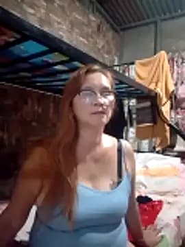 SexyHottMom live cam on Stripchat