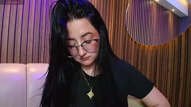 AnnyBonne9 live cam on Stripchat
