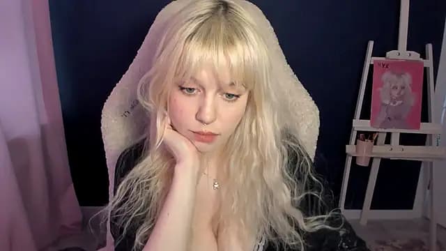 yourcutemouse live cam on Stripchat