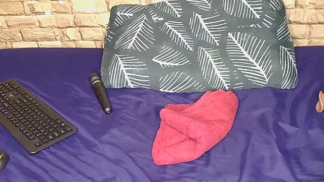 Sweethoneyglow live cam