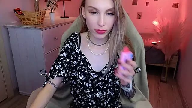 MilaDuales live cam