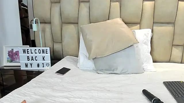 LeilaScott live cam