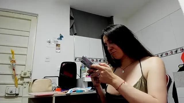 Sweet-Suck69 live cam