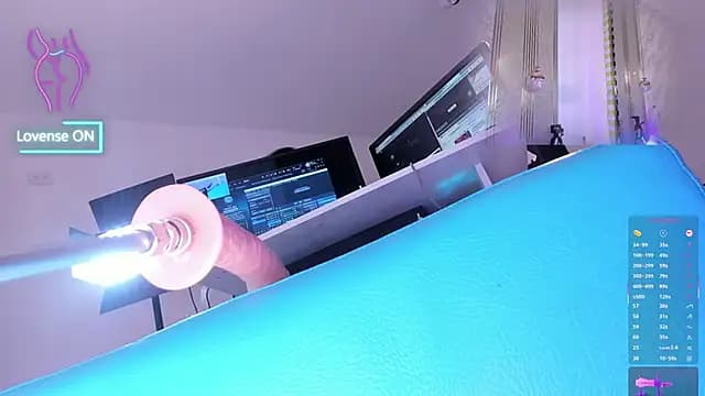 LadyReload live cam