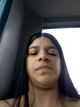 Layla-daring live cam