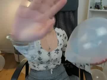 Bella Evans live cam