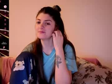 Elona 3 Show schedule Sunday Thursday USA 11 00 PM EST 8 00 live cam