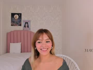 Adriana 150 likes live cam