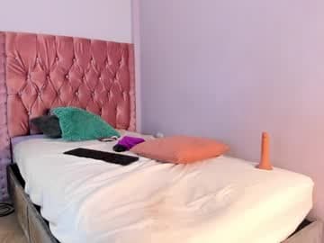 AISHA MOORE live cam