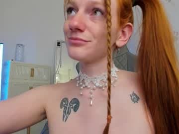 Hello, i'm Alice Thumbs up please live cam