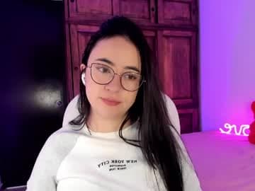 Aliii independent model live cam