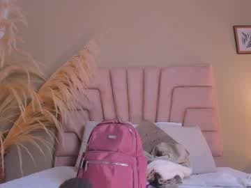 Amelia Every day from 14 30 to 21 00 Col time live cam