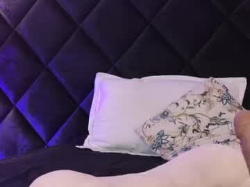 Angela Castle live cam