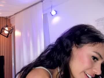 Annie Evans live cam